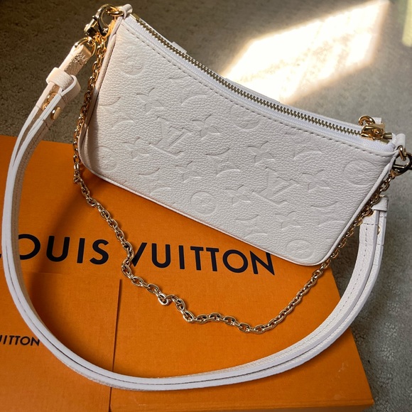 Louis Vuitton Easy on strap. Barely used. - Picture 2 of 6